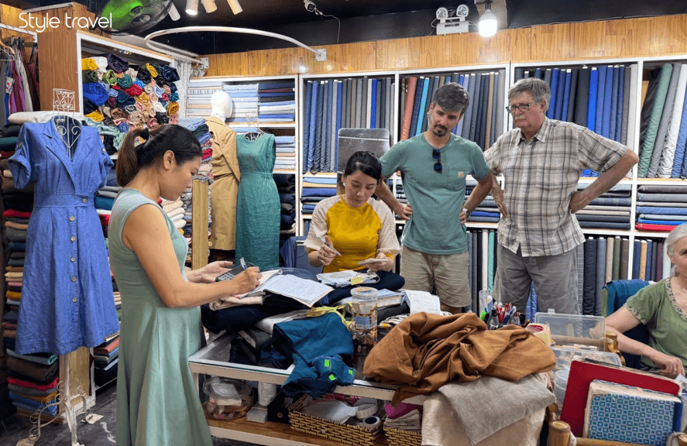 Why is express tailoring a highlight of Hoi An tours?
