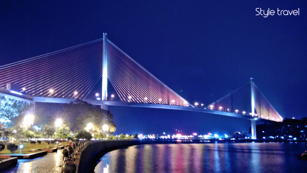 Enjoy the Vibrant Atmosphere of Bai Chay